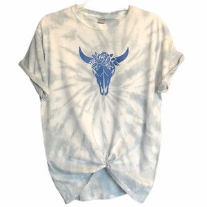 Boho inspired tie dye with bull skull graphic sz L